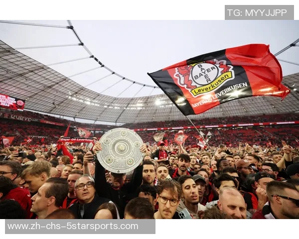 足球英锦赛精彩纷呈各队争夺荣耀之战引发球迷热情狂潮